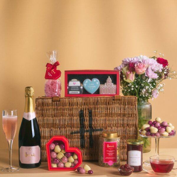 This is a picture of the Harrods Hamper for Valentines Day